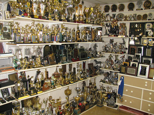 Trophees Danielle Enr - Trophy shop in Donnacona, Canada