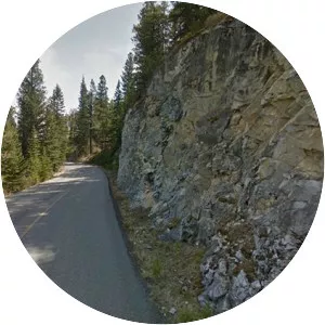 Tunnel Mountain Drive