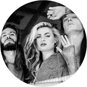 Twin Dive - Musical group