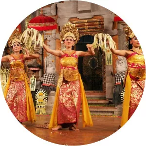 Ubud Peliatan Balerung Stage