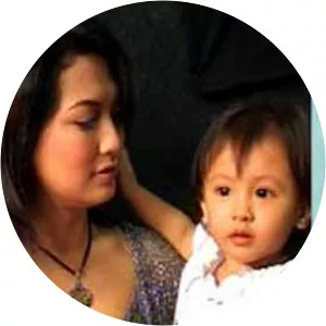 Ulia Sari photograph