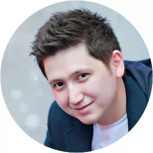 Umar Shamsiyev - Singer