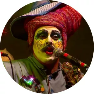 Un Título Viejo - Musical artist