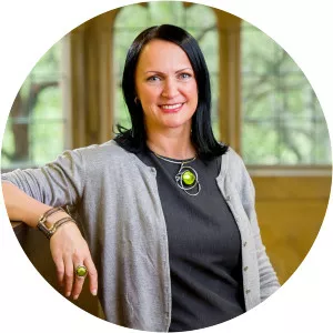 Una McIlvenna - Author