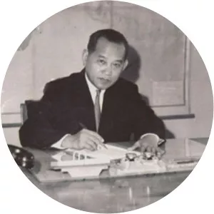 Ung Van Khiem - Politician