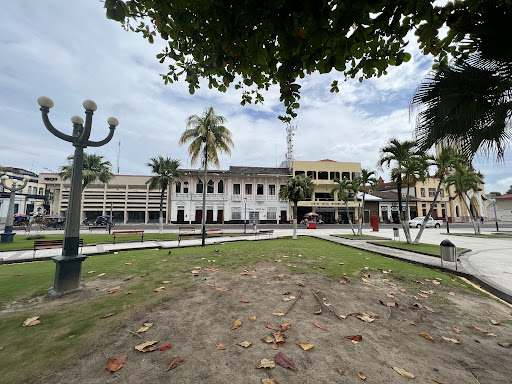 UNIVERSAL IMPORT SAC - Outboard motor store in Iquitos, Peru