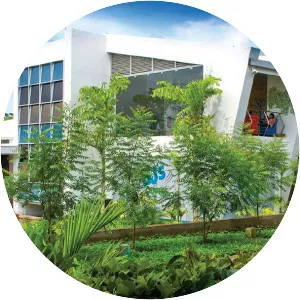 Universidad Americana library