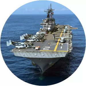 USS Essex (LHD-2) - Wasp-class amphibious assault ship