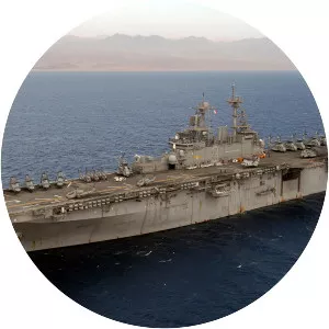 USS Kearsarge (LHD-3) - Wasp-class amphibious assault ship