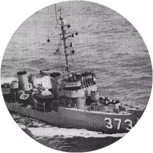 USS Peregrine (AM-373) - Auk-class minesweeper