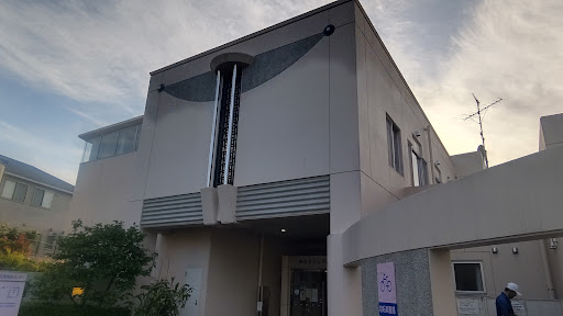 Utsukushigaokanishi District Center