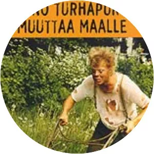Uuno Turhapuro muuttaa maalle - 1986 ‧ Comedy ‧ 1h 45m