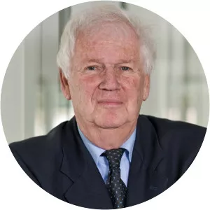 Uwe-Helmut Schneider