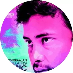 Vaaraayo Vennilaave - 2016 ‧ Action/Romance