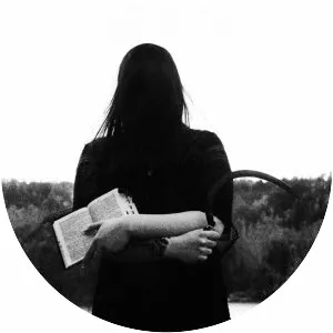 Vaee Solis - Musical group