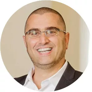 Vala Afshar