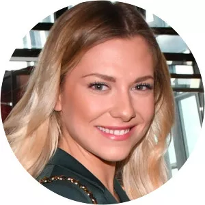 Valentina Pahde - Actress