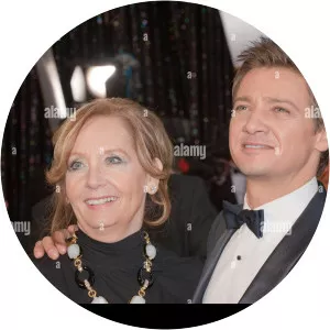 Valerie Cearley - Jeremy Renner's mother