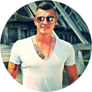 Van Davi - Musical artist