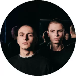 Van Holzen - Musical group