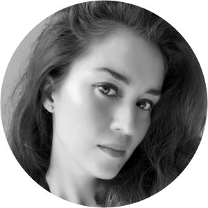 Vanessa Heussaff - Solenn Heussaff's sister