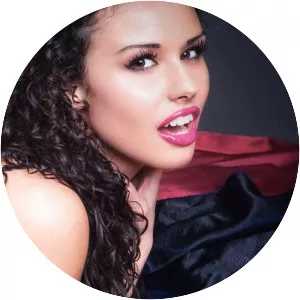 Vanessa Tavares - Actress