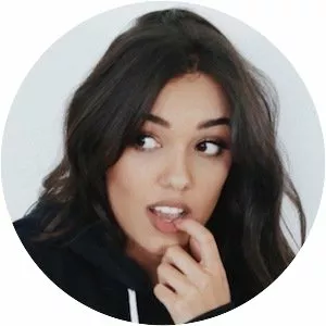 Vânia Fernandes - Portuguese singer