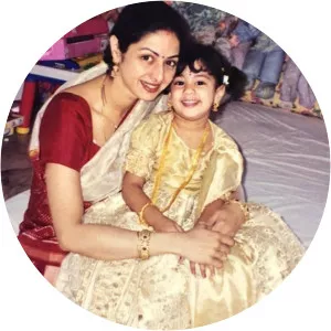 Vanita Shirodkar - Model ‧ Namrata Shirodkar's mother