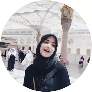 Vebby Palwinta - Model