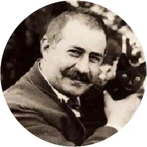 Vedat Tek photograph