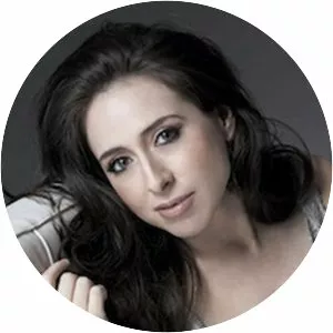 Venessa Villanueva photograph