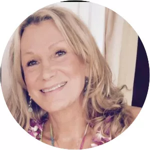 Veronica Gail Worth - Abigail Kinoiki Kekaulike Kawānanakoa's wife