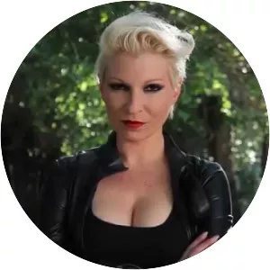 Veronika Bows - Musical artist