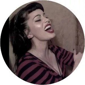 Vicky Fallon - Singer