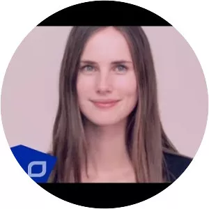 Vicky Fee - Vocalist