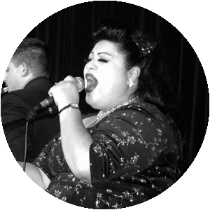 Vicky Tafoya - Singer