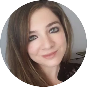 Victoria Álvarez - Author