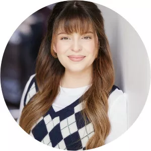 Victoria Tomazelli - Actress