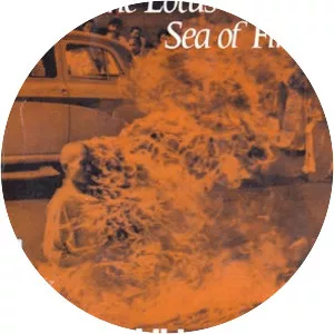 Vietnam: Lotus In A Sea Of Fire - Book by Thich Nhat Hanh