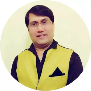 Vijay Lal Yadav - Musical artist