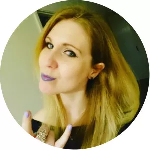 Vikki Layton - Pool player ‧ Mark Selby's wife