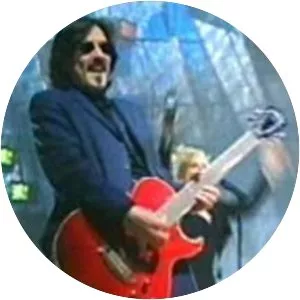 Vince de la Cruz - Musical artist