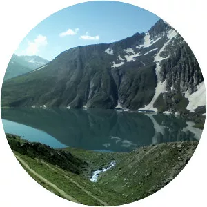 Vishansar Lake photograph