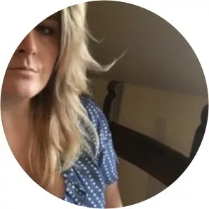 Vivien Scotson - Singer