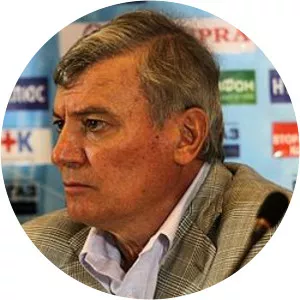 Vladimir Eshtrekov - Russian association football manager