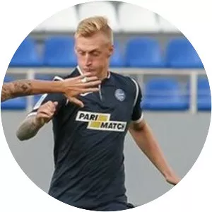 Vladyslav Khomutov - Football midfielder