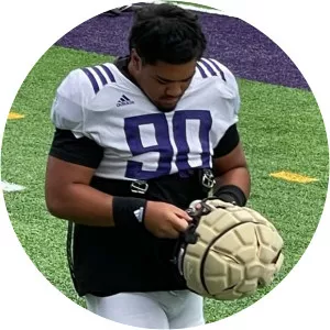 Voi Tunuufi - American football player