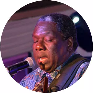 Vusi Mahlasela