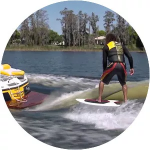 Wakesurfing