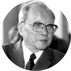 Wang Daheng - Chinese physicist